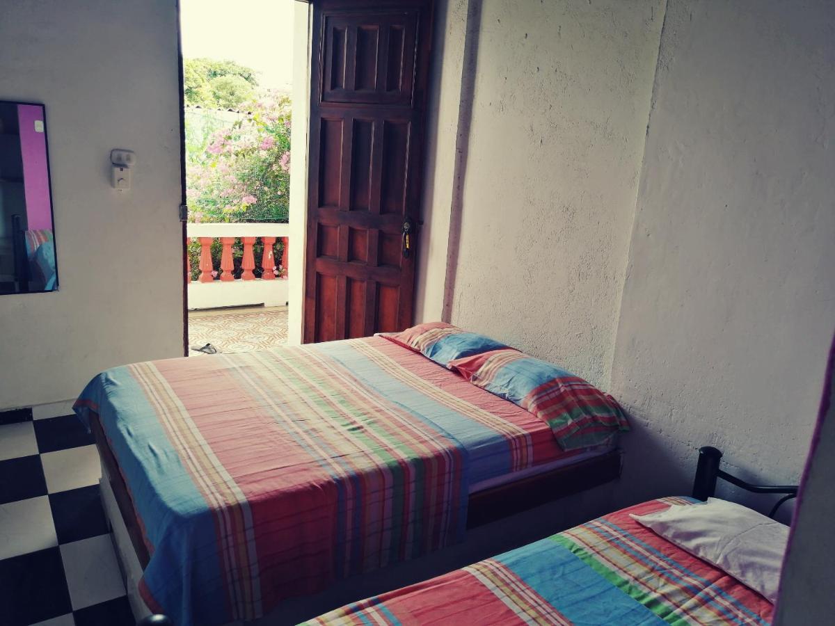 Hostal Maranatha Santa Marta  Exterior photo